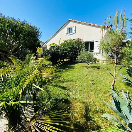 Pansiyon Evasion Tropicale - D'artiste Avec Jacuzzi Prive Dans Un Jardin Exotique