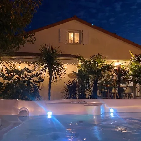 Evasion Tropicale - D'artiste Avec Jacuzzi Prive Dans Un Jardin Exotique * Mérignac
