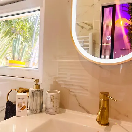 Проживание в семье Evasion Tropicale - Artiste Bali & Jacuzzi 