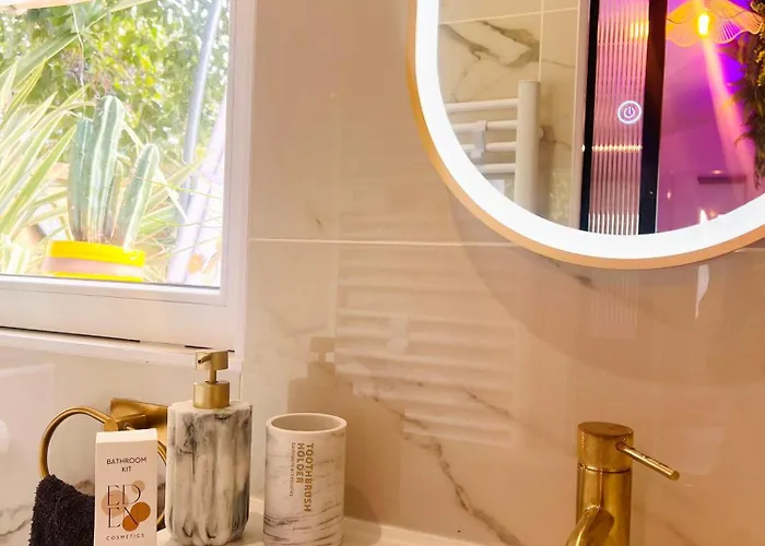 Habitación en casa particular évasion Tropicale - Artiste Bali&jacuzzi Pour Le Avec Baignoire Mérignac