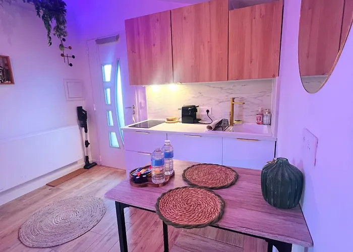 évasion Tropicale - Artiste Bali&jacuzzi Pour Le Avec Baignoire Mérignac